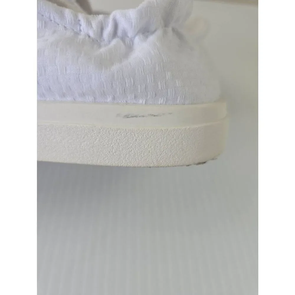 Time and Tru Sneakers Sz 8 White